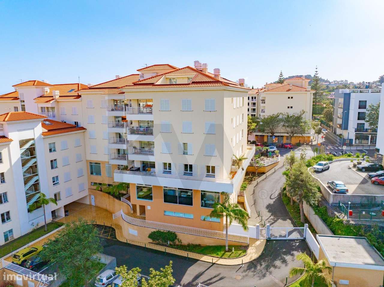 T3 Exclusivo com varanda de 50 m2 na Avenida da Madalena - Grande imagem: 3/32