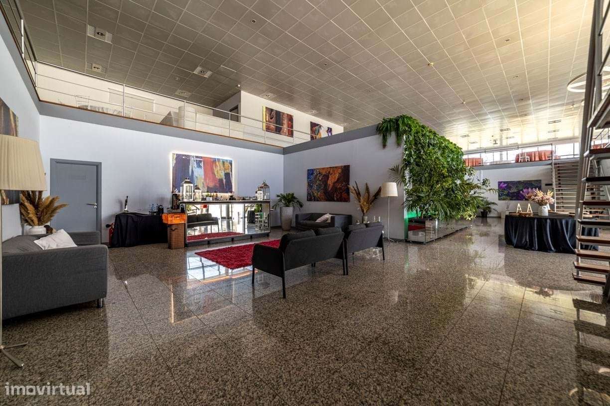 Armazém  Venda em Santarém (Marvila), Santa Iria da Ribeira de Santaré - Grande imagem: 4/46