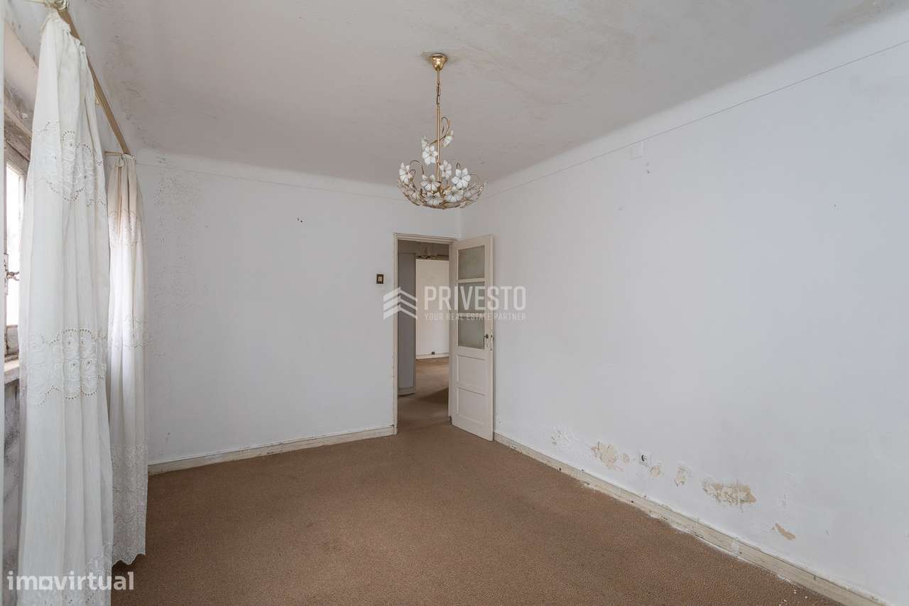 Prédio Devoluto com 3 Apartamentos | Lote 551 m² | Alcabideche-18