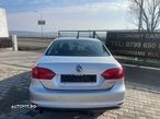 Volkswagen Jetta 1.6 TDI DPF Freestyle - 5