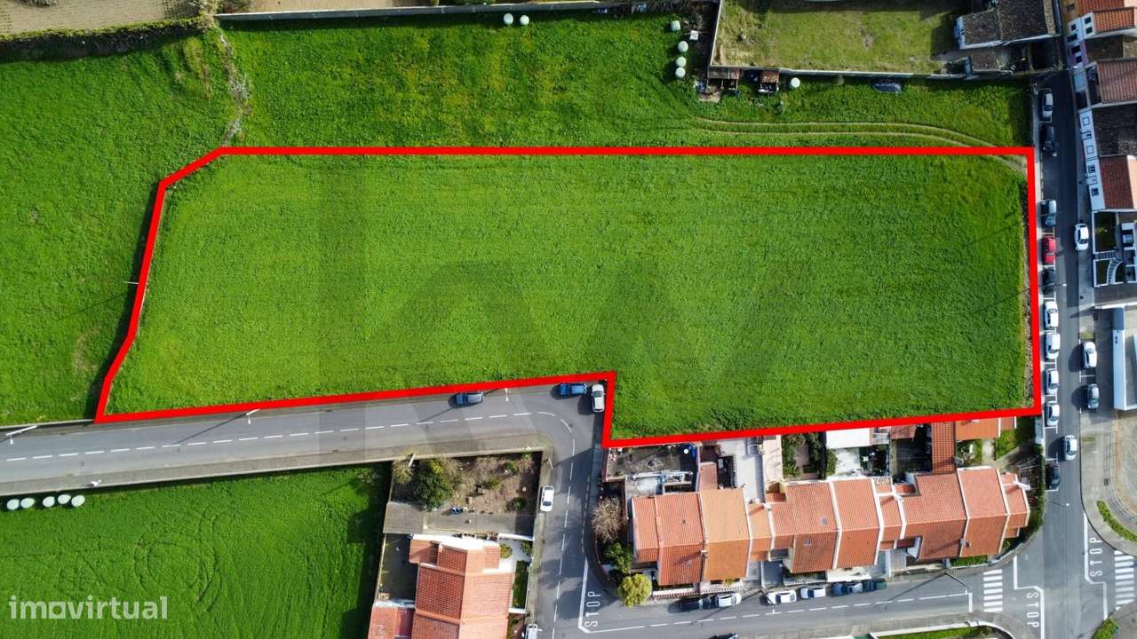 Terreno urbano com 4.940 m2, localizado na freguesia Ribeirinha, no co - Grande imagem: 3/16