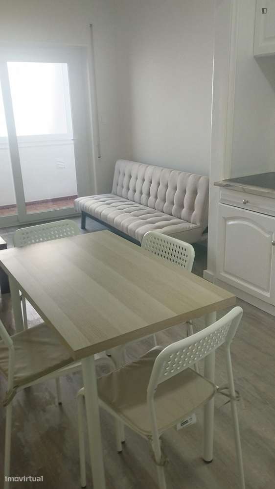 Quarto - localizado em Caldas da rainha - Grande imagem: 2/12