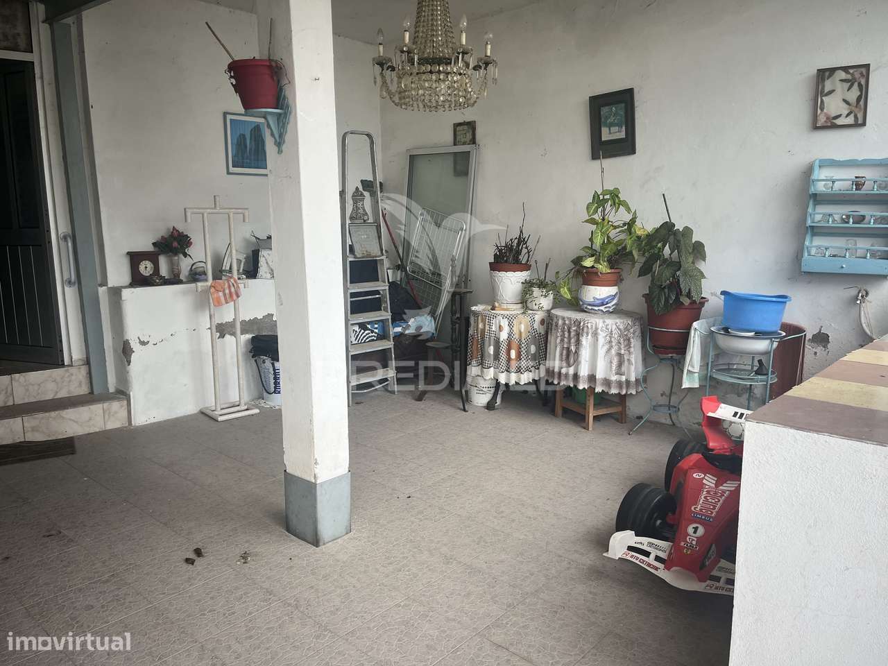 Moradia T2+1 com amplo quintal e poço em Alfundão.-11