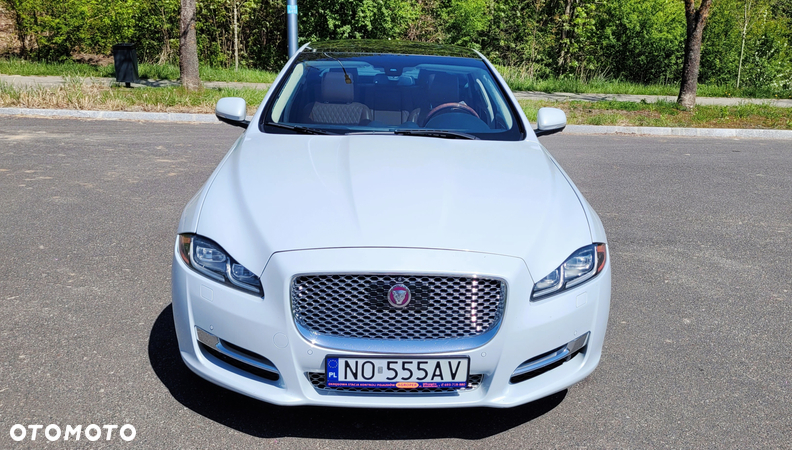 Jaguar XJ 3.0 T AWD LWB Premium Luxury - 5