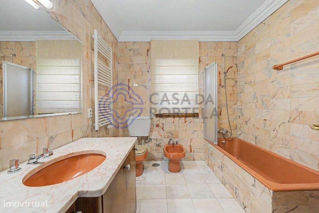 Moradia T6 (5.846m2) junto ao Picoto: Onde o Refúgio Familiar Encontra-23