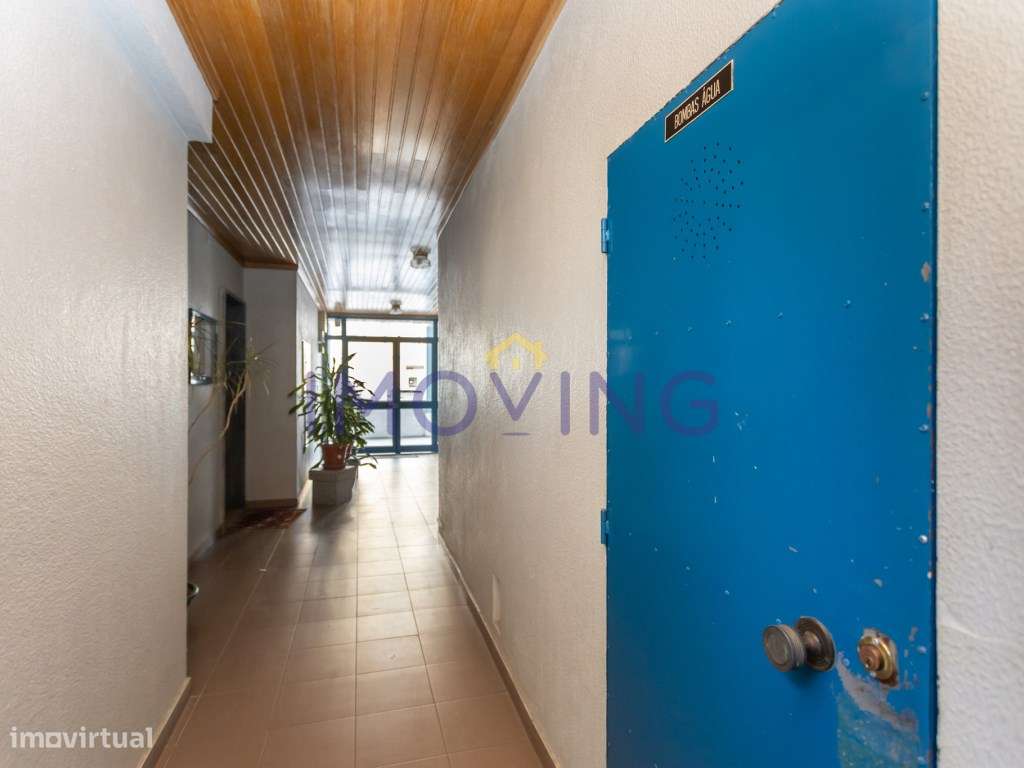 Apartamento T2 com parqueamento e arrecadação no Barreiro-35