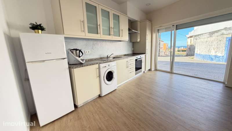 Moradia T2 Remodelada com Vista Mar Próxima das Praias na Lourinhã-5