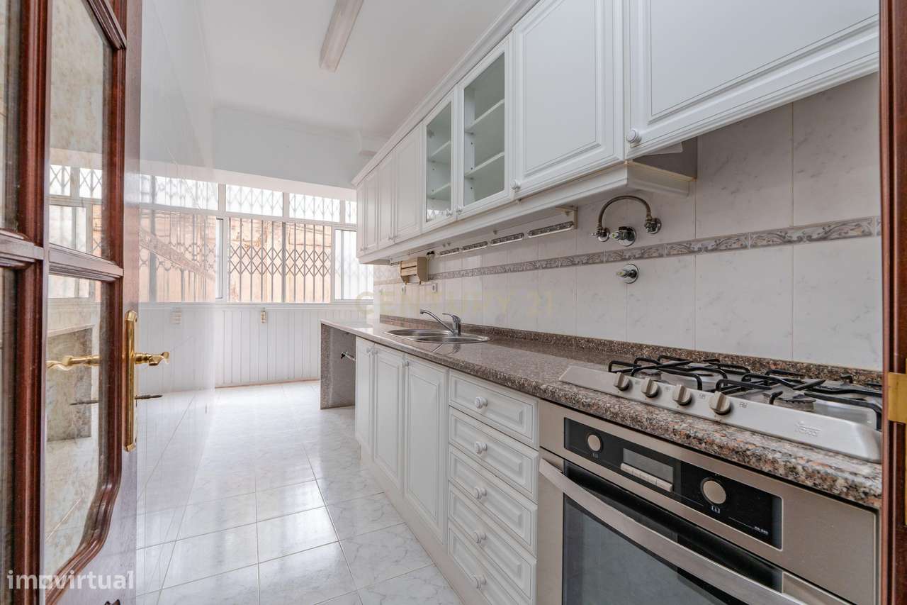 T2 na Rua Dr. Gama Barros 71 Alvalade, Lisboa-1