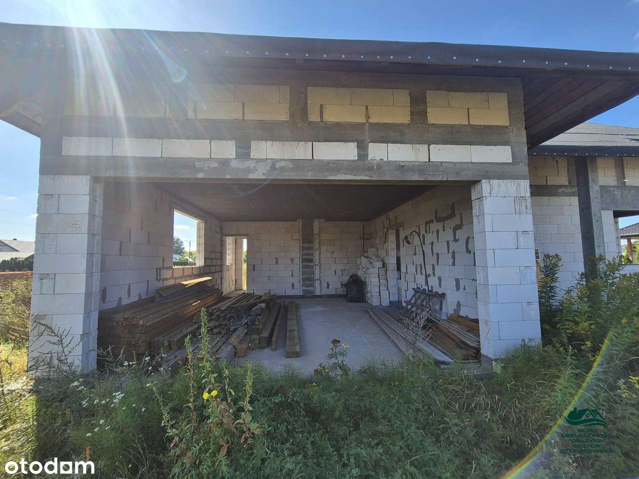 Dom mieszkalny jednorodzinny z garażem dwustanowiskowym  z działką-9