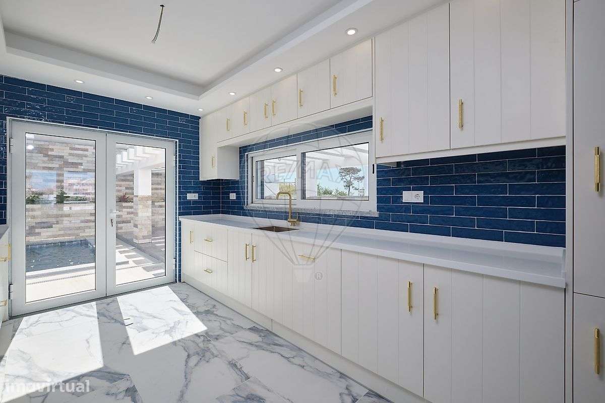 Moradia T4 para venda-7