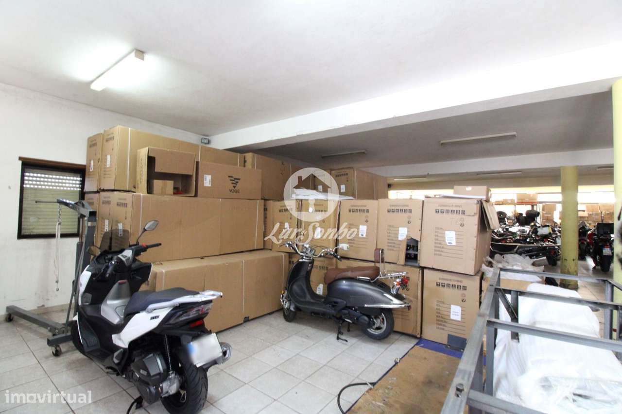Prédio para comercio e industria com 780m2 em Arnoso Sta Maria - Grande imagem: 4/8