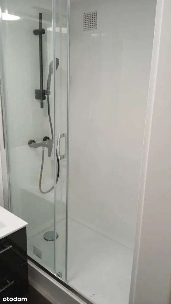 Lokal z własnym wejściem i funkcją apartamentową-1