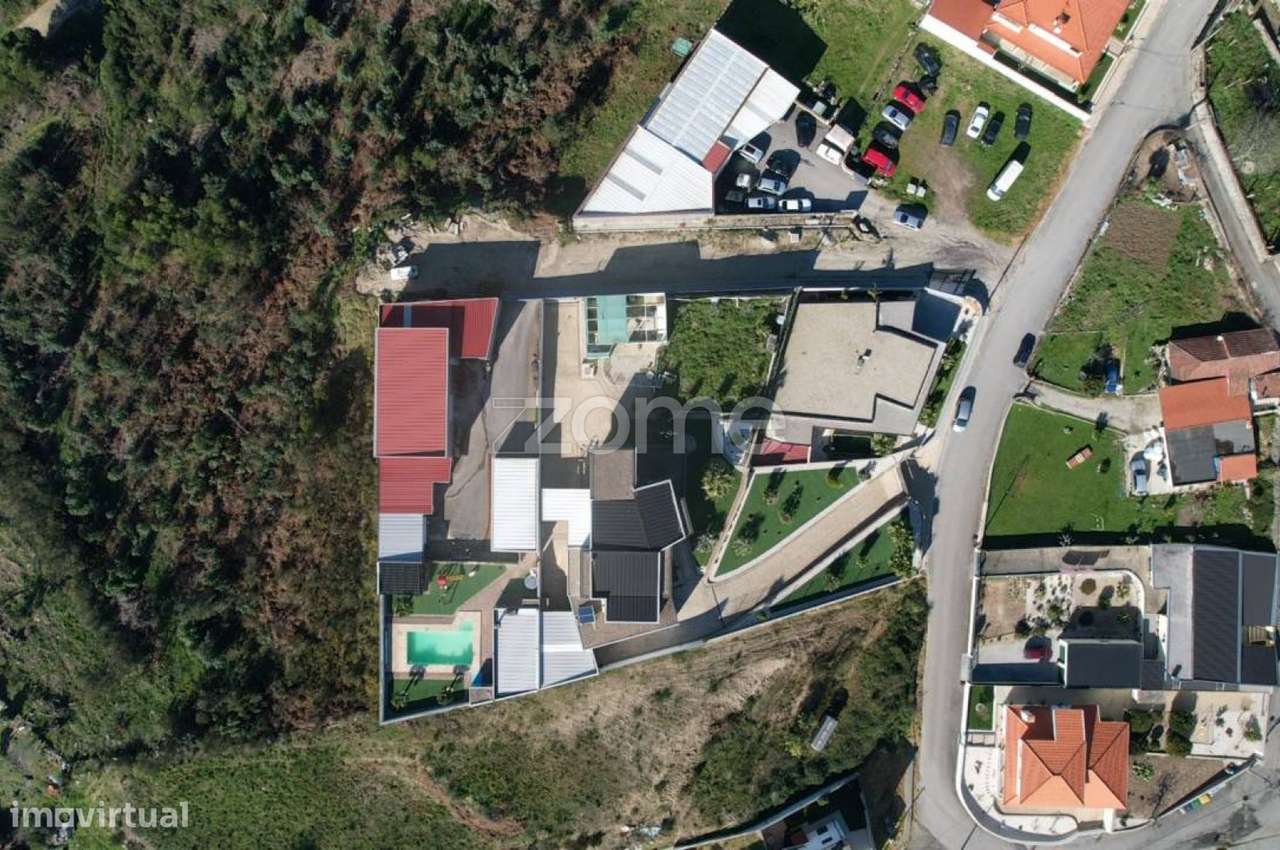 Moradia T3 com piscina em Sobrosa, Paredes - Grande imagem: 4/45