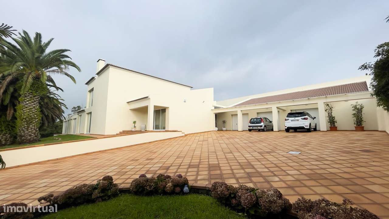 Luxuosa Moradia com 4 quartos localizada em Rosto do Cão - São Roque-29