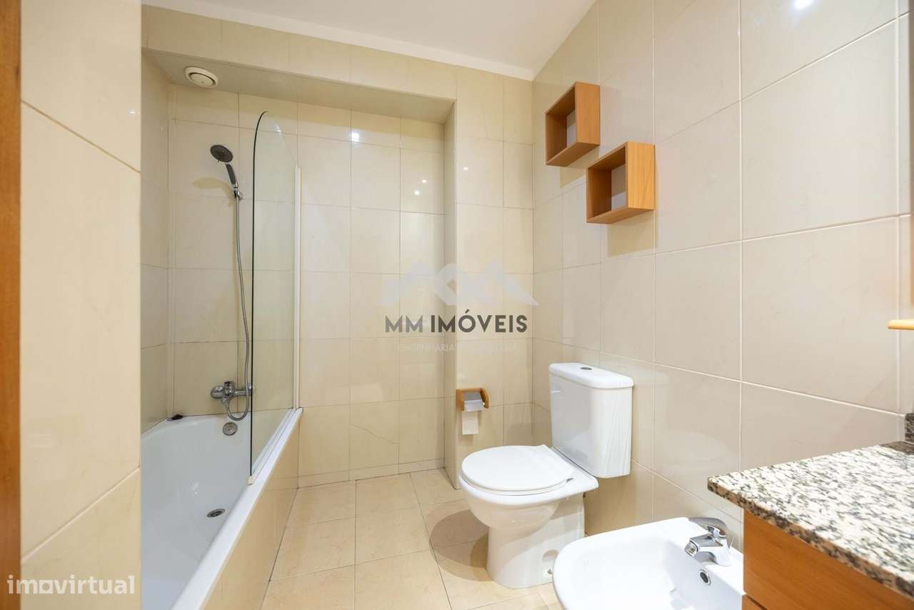 Apartamento T2 | Senhora da Hora | METRO | Garagem | Arrumo-31