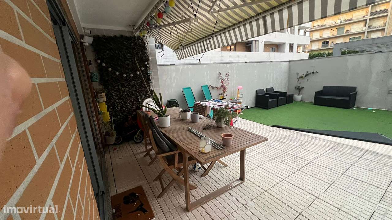 T3 com piscina e garagem em Ermesinde-3