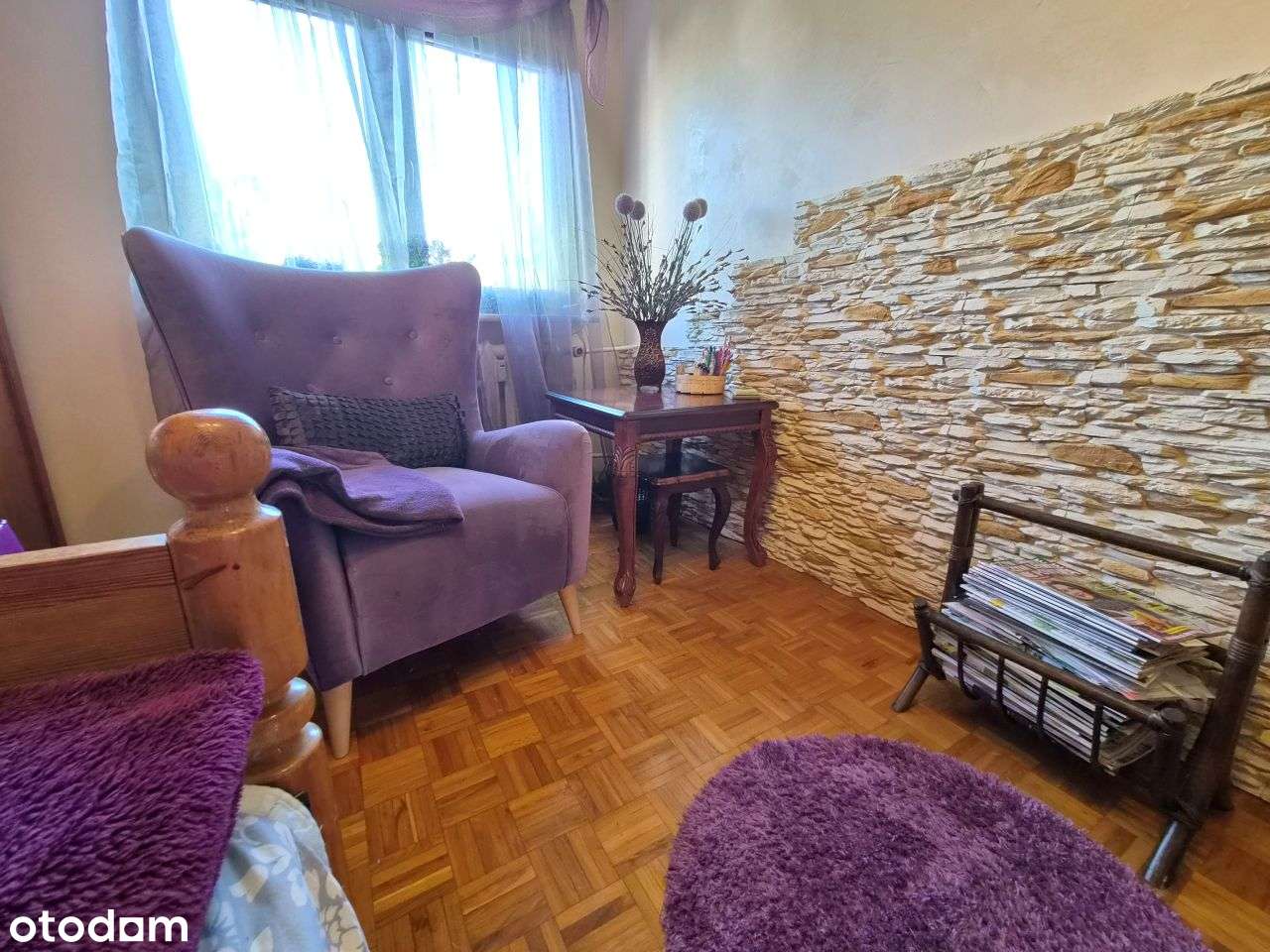 Klasyczna elegancja, dużo przestrzeni i gotowe do zamieszkania!-0