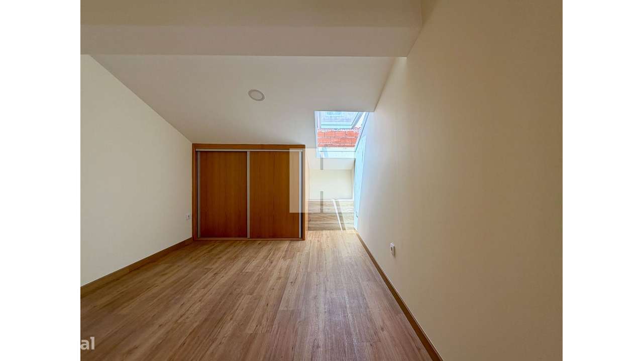 Moradia Geminada T3+1-31