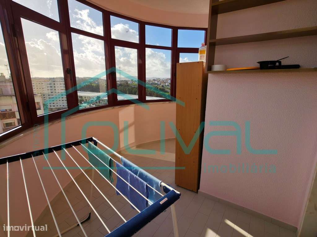 Belíssimo T3 totalmente renovado e mobilado em Póvoa Sta. Iria-30