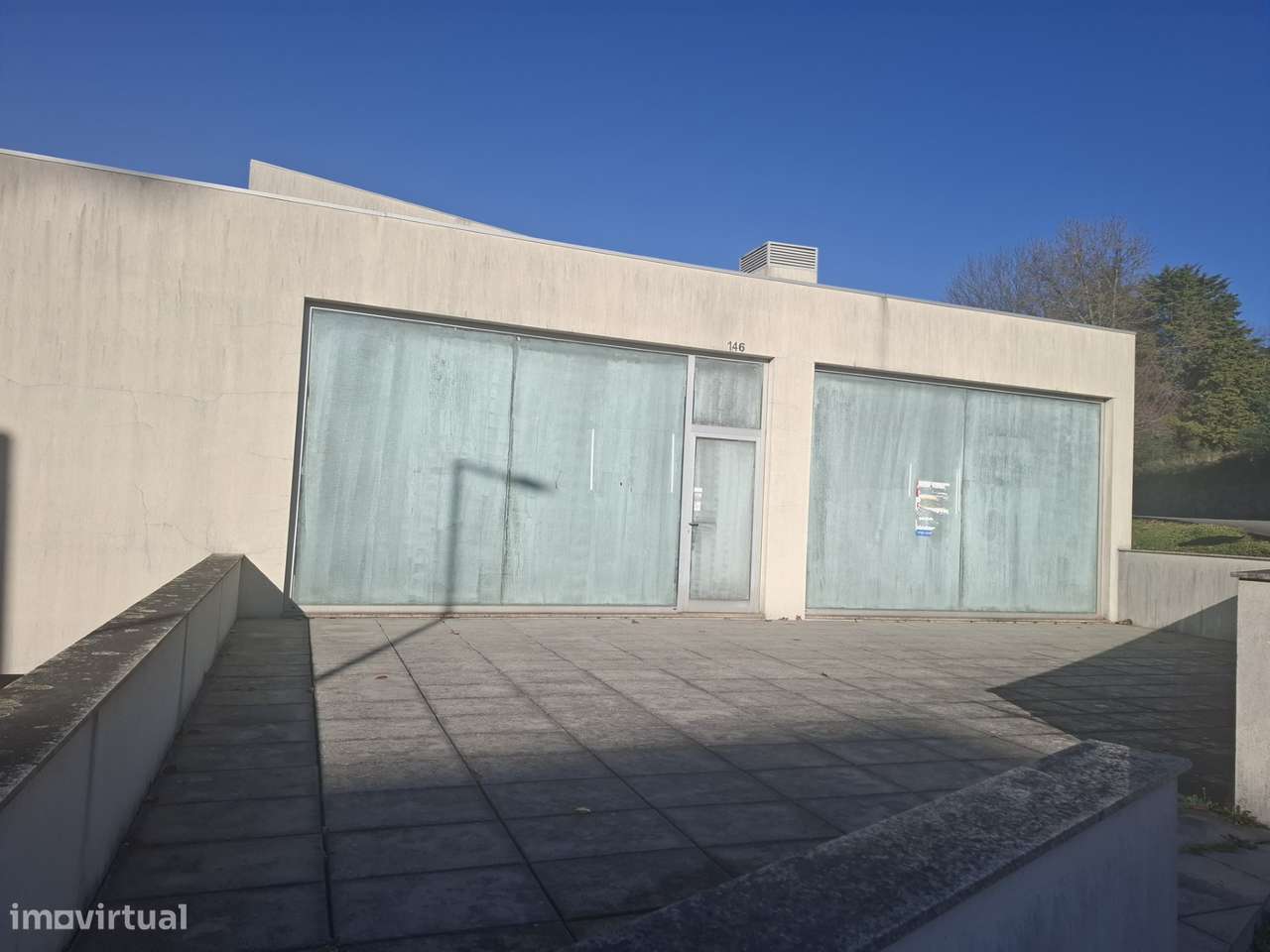 Venda um edifício de lojas Azurem Guimarães - Grande imagem: 2/8