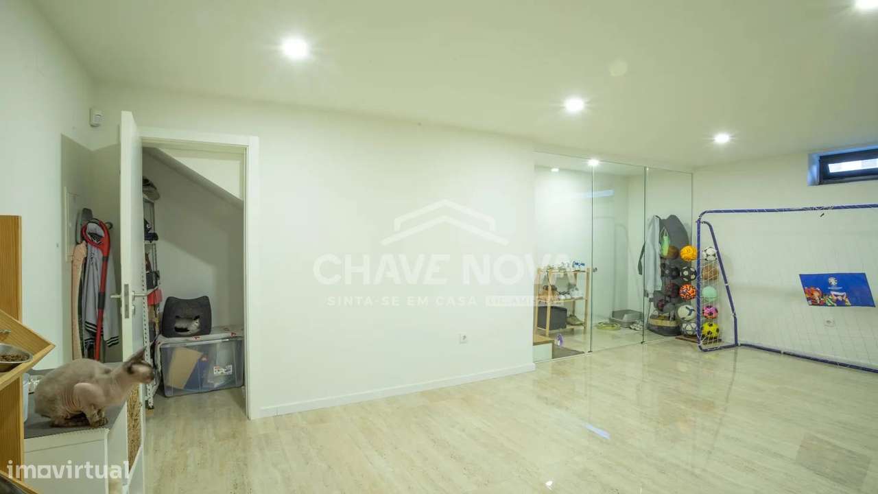 Moradia T3+1 em Canelas-Ref.MAD/02205/MH-36