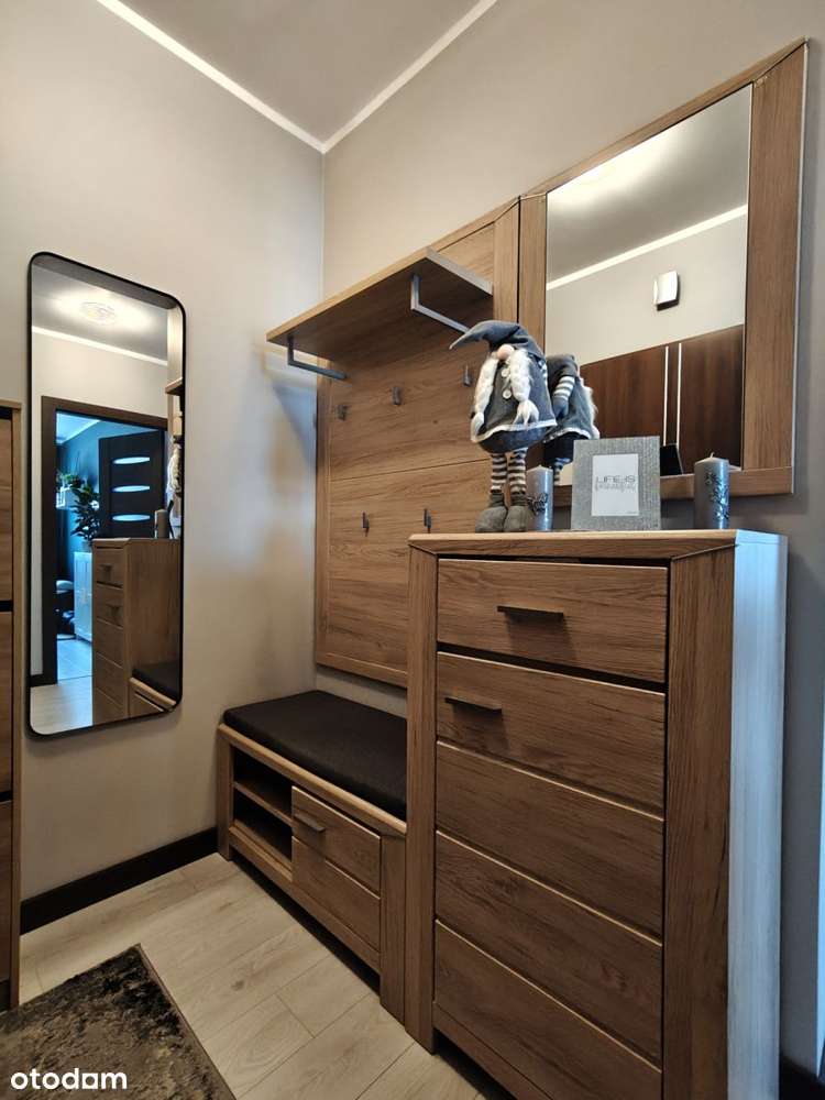 Miejsce Postojowe Gratis! 3 pokoje, balkon-16