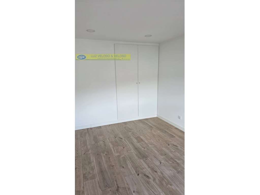 T2 Amadora REMODELADO, 2 frentes, 1 Marquise, 1 Varanda-41
