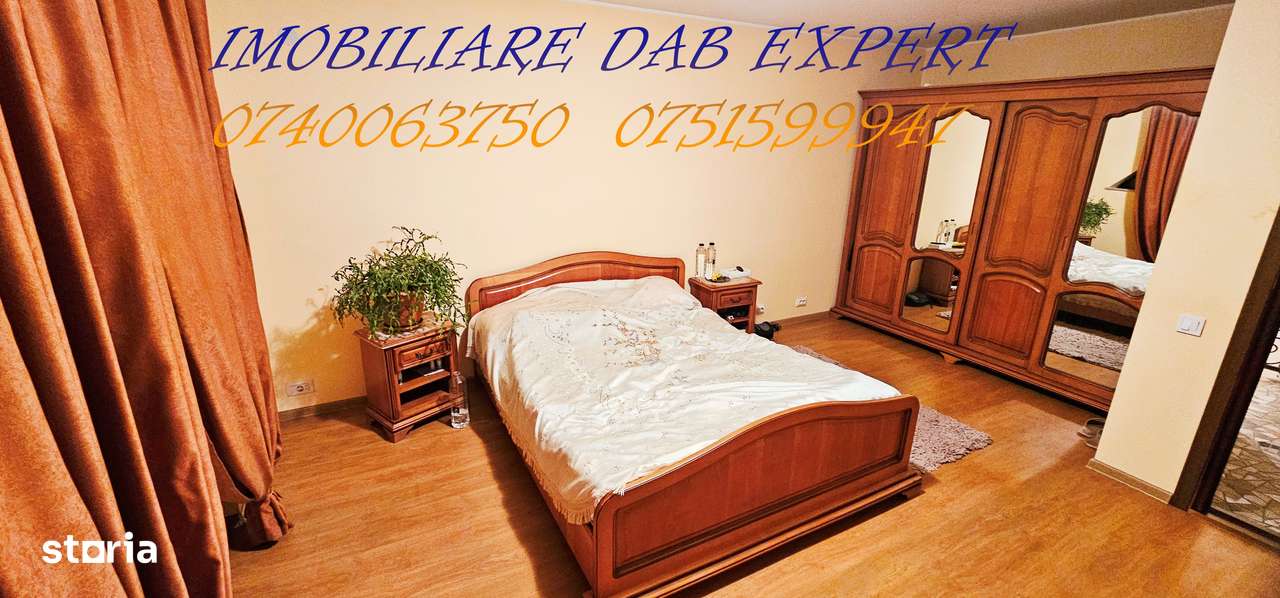 Casă spațioasă cu garaj și acces asfaltat în zona veche - Imagine principală: 1/11