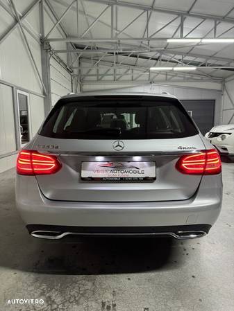 Mercedes-Benz C 250 (BlueTEC) d 4Matic 7G-TRONIC - 32