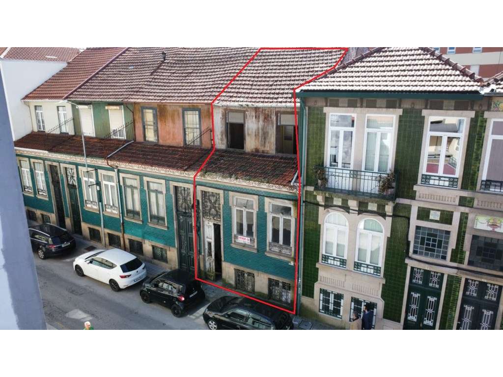 Prédio para remodelar - 3 pisos - jardim- centro do Porto-0