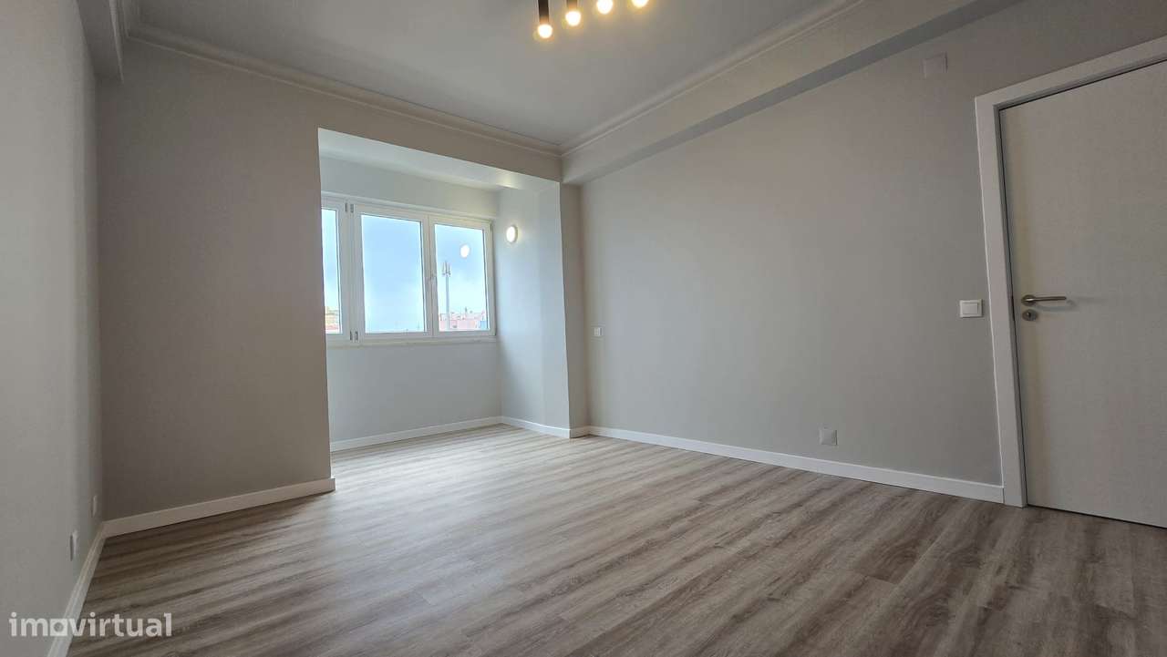 T2 Remodelado no Coração de Setúbal – Onde a Vida Tem Mais Cor-10