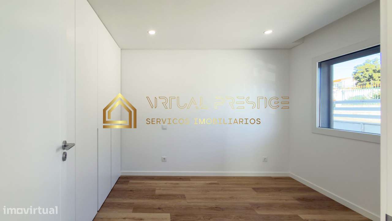 Moradia T4 moderna na Charneca da Caparica com piscina, jardim e ga...-9