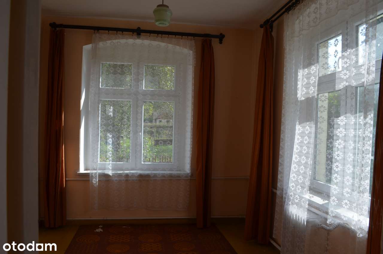 Piękna architektonicznie willa z działką i 2 garażami-15