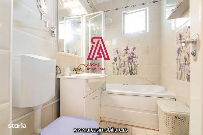 Apartament de vanzare cu 3 camere ultracentral Oradea!-2
