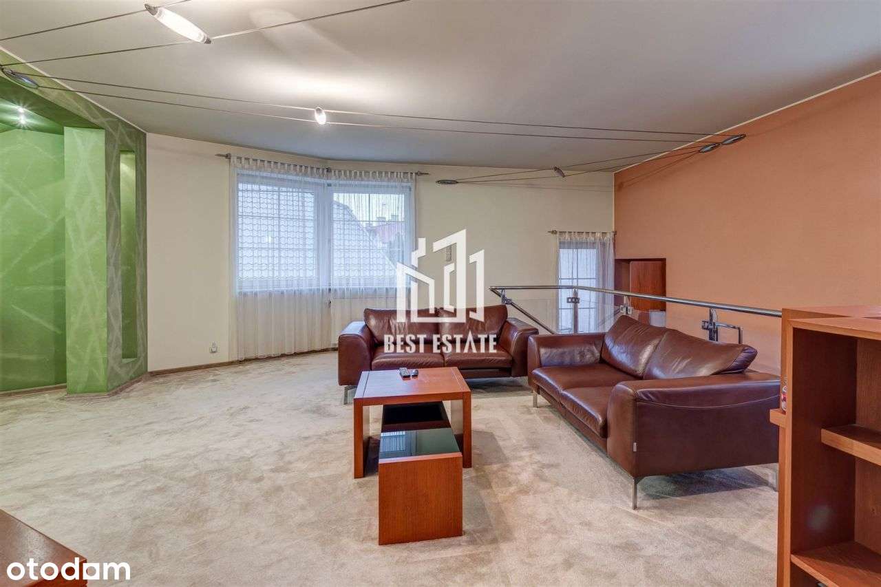 Przestronny Dom Blisko Centrum-11