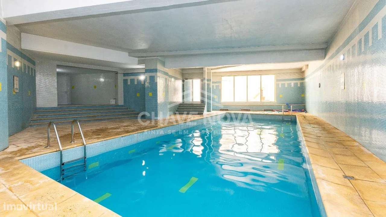 T3 Maia | Condomínio Fechado com Piscina Interior-13