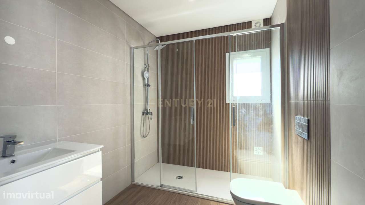 Moradia T4 Isolada com Piscina em Fernão Ferro | 640.000€-10