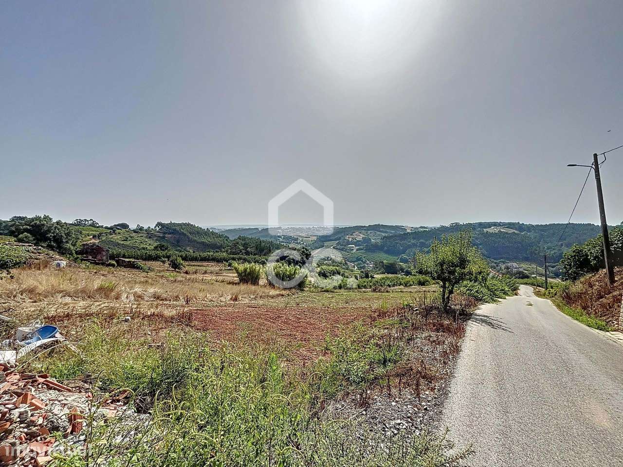 Propriedade mista com ruína e terreno fértil,  localizada nas Antas-3