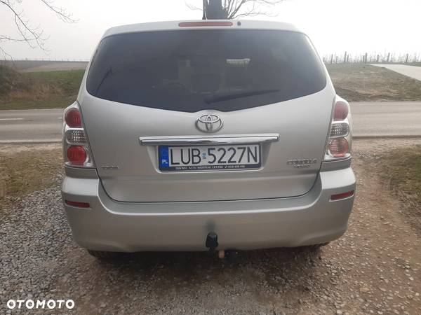 Toyota Corolla Verso 1.8 Premium + - 11