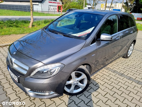 Mercedes-Benz Klasa B 180 BlueEFFICIENCY Edition - 26