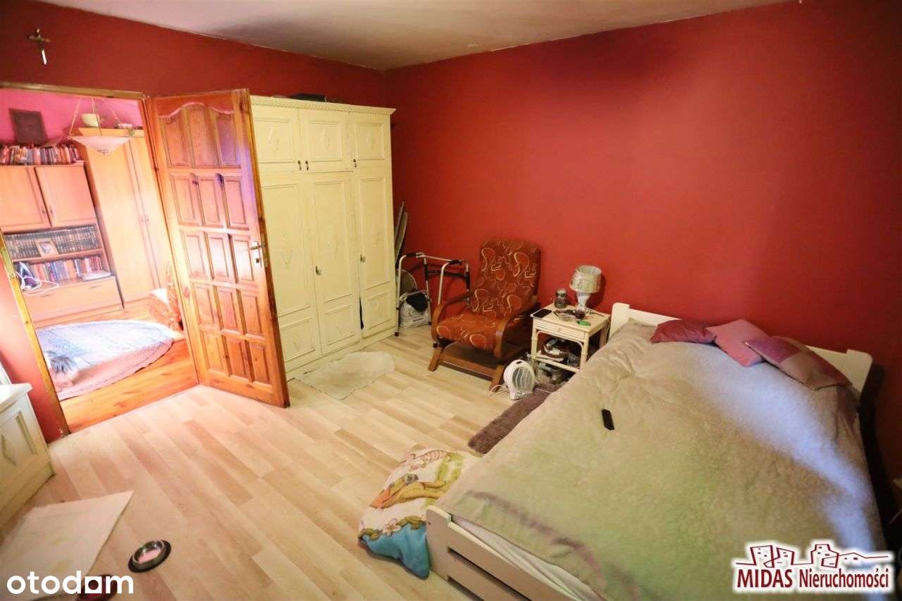 Dom do remontu na ładnej działce-16