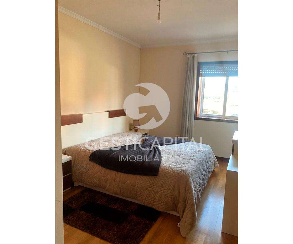 Apartamento T3, situado no rés do chão, com pátio e churrasqueira em V - Grande imagem: 4/42