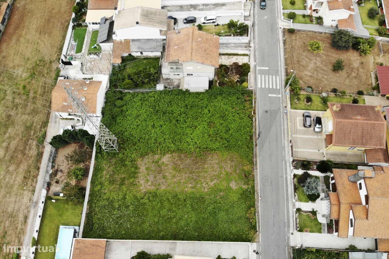 Terreno para Construção | 808 m2 | 400 m2 de Construção-13
