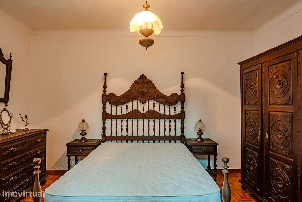 Moradia com Quintal e Garagem à Venda em Viana do Alentejo-12