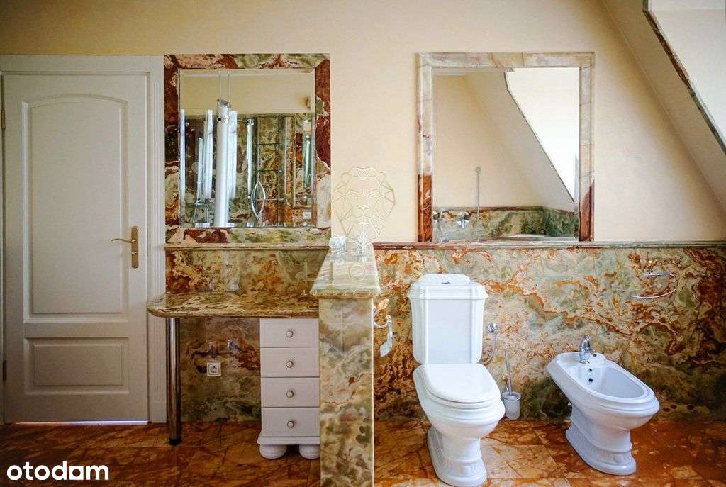 Willa na działce 3500m2. z pięknym ogrodem!-12