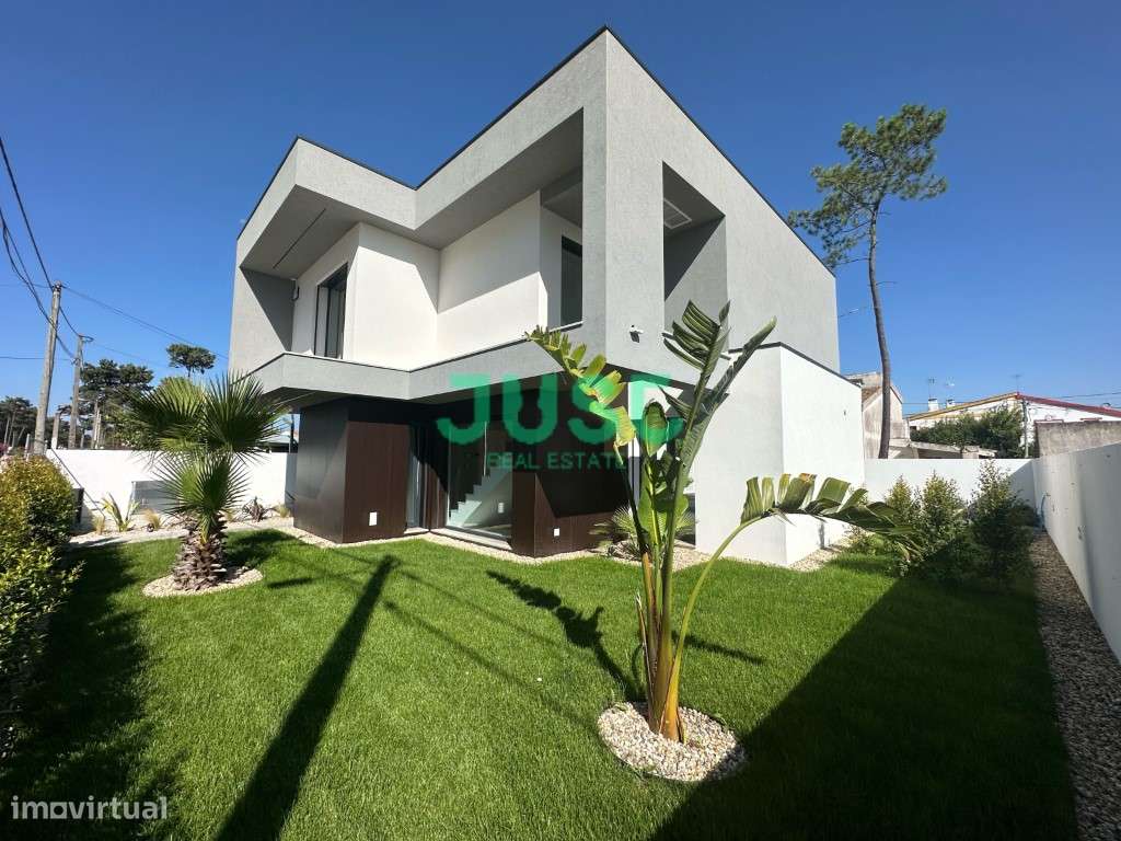 Moradia pronta, T3, isolada com piscina e garagem na Aroeira - Grande imagem: 3/41