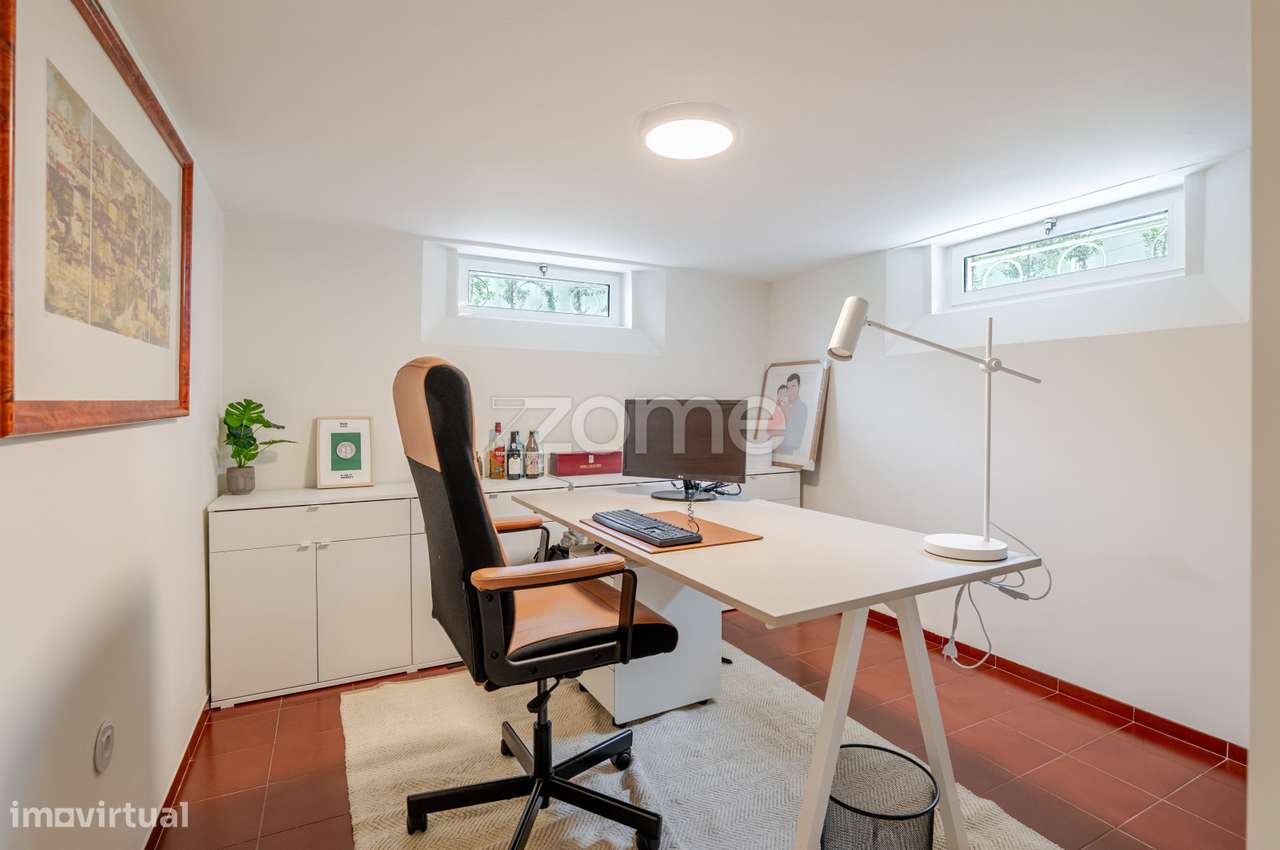 Moradia T3 renovada com jardim nas Antas-38