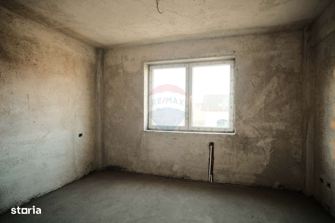 De vanzare bloc la gri format din 9 apartamente-5