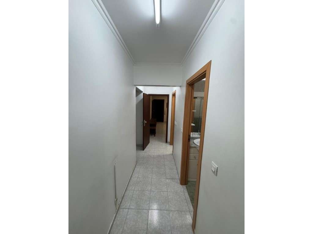 Apartamento T3 localizado no Alto do Seixalinho, na cidade do Barre...-7