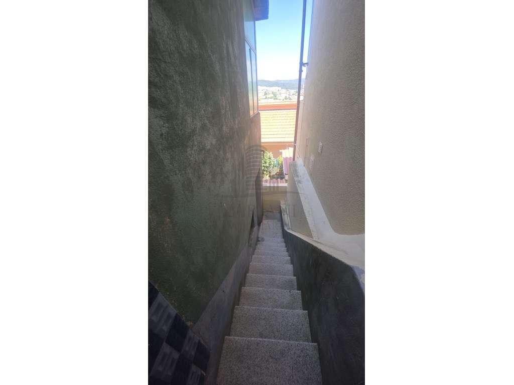 Moradia T2 + T2, em Gondomar - Oportunidade de Investimento-14